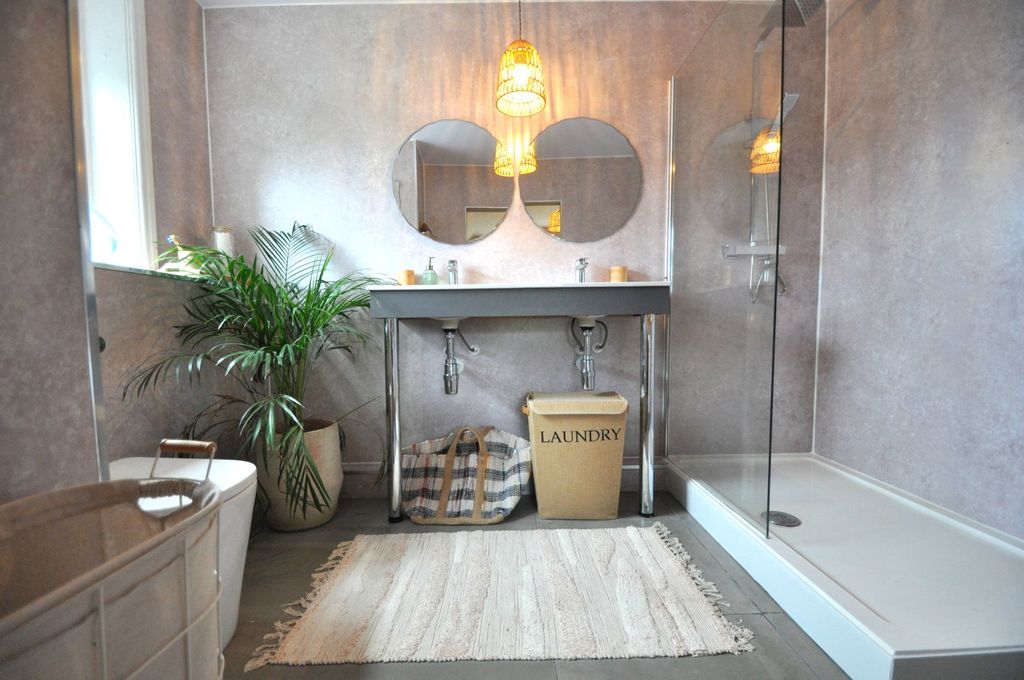 Property photo 3 of 51