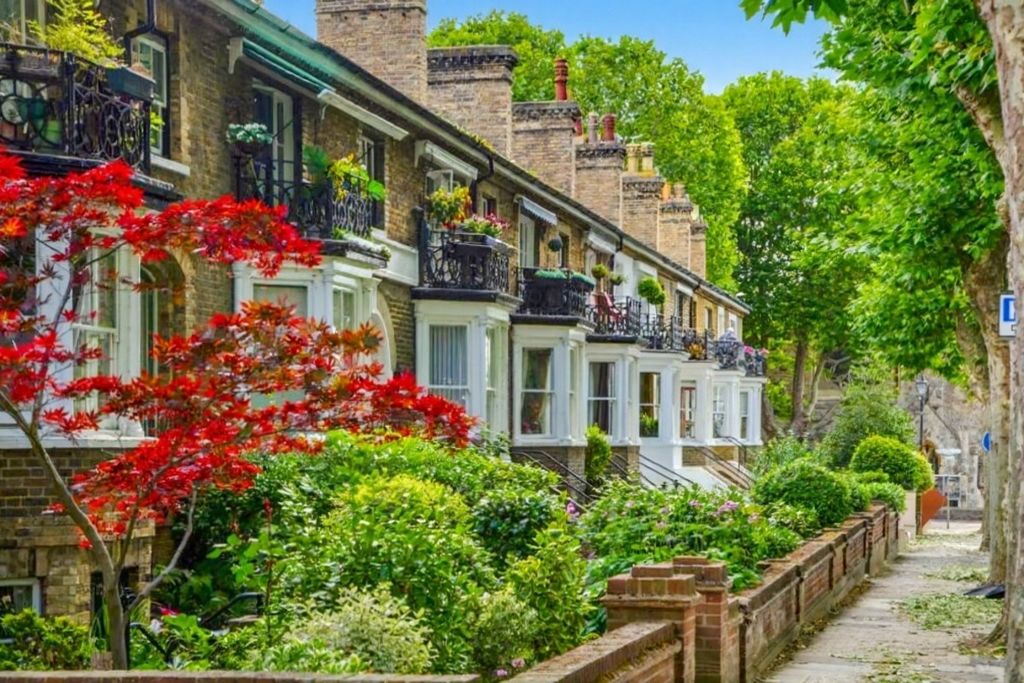 Property photo 1 of 25