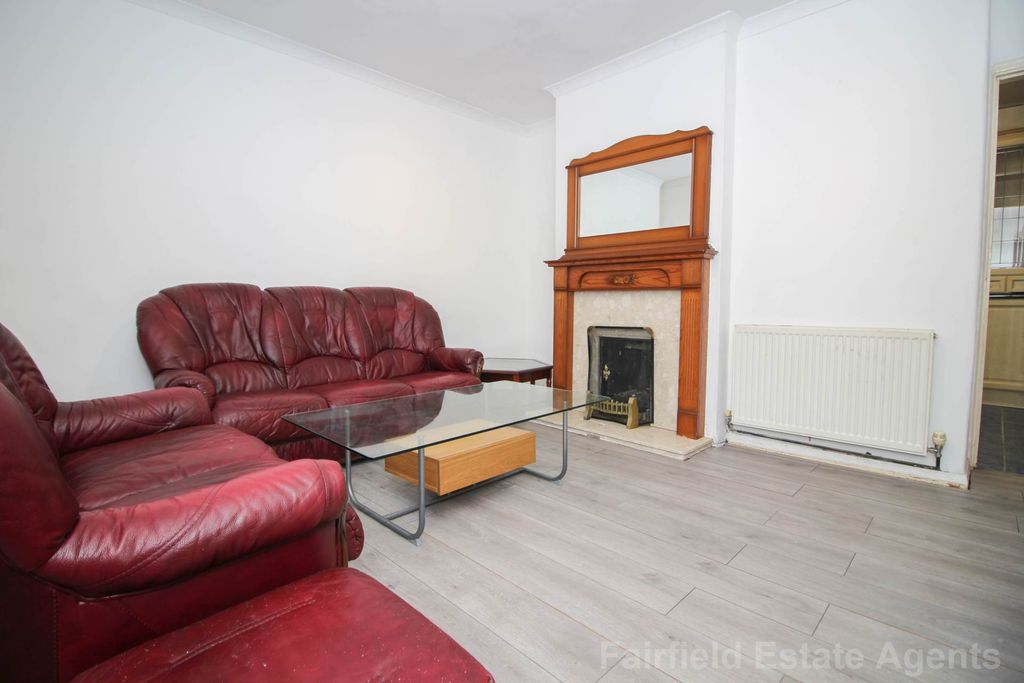 Property photo 2 of 10