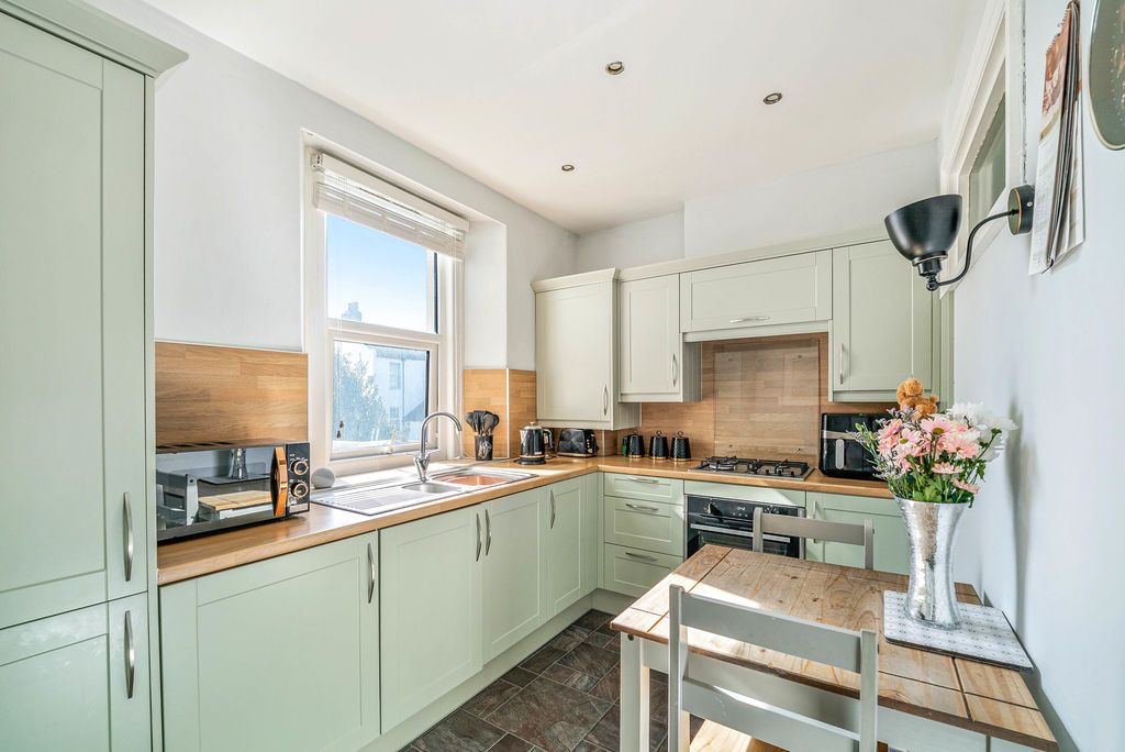 Property photo 3 of 11 Photo 5