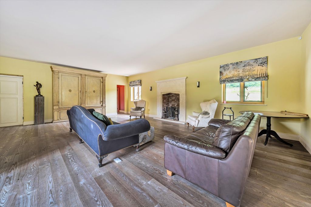 Property photo 3 of 27 Image