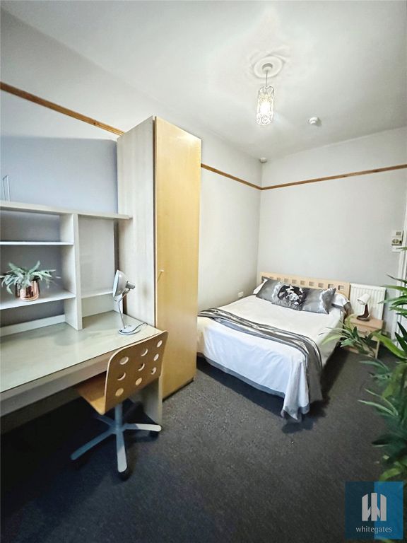 Property photo 2 of 8 Picture No. 40