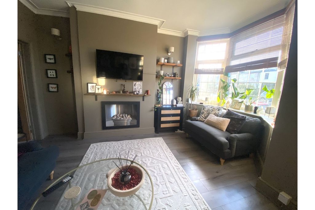 Property photo 3 of 15 Living Room