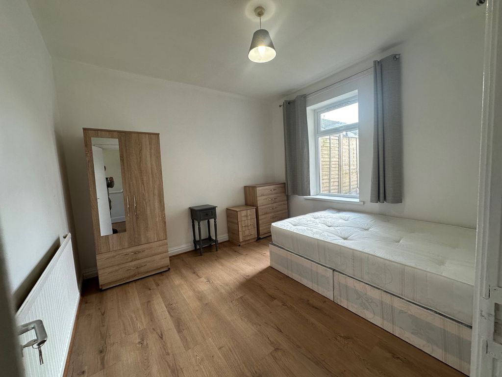 Property photo 3 of 14 Bedroom 1