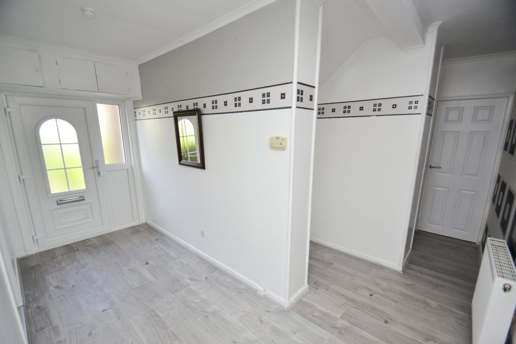 Property photo 2 of 17 4221742