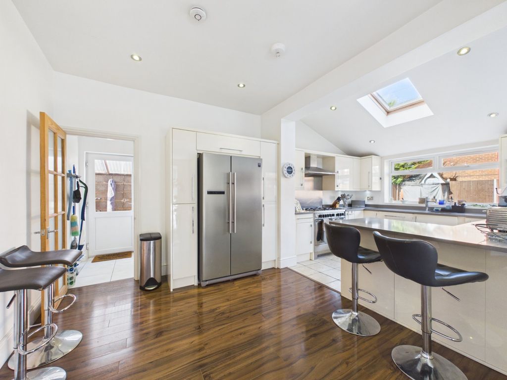 Property photo 2 of 17 Picture No. 27