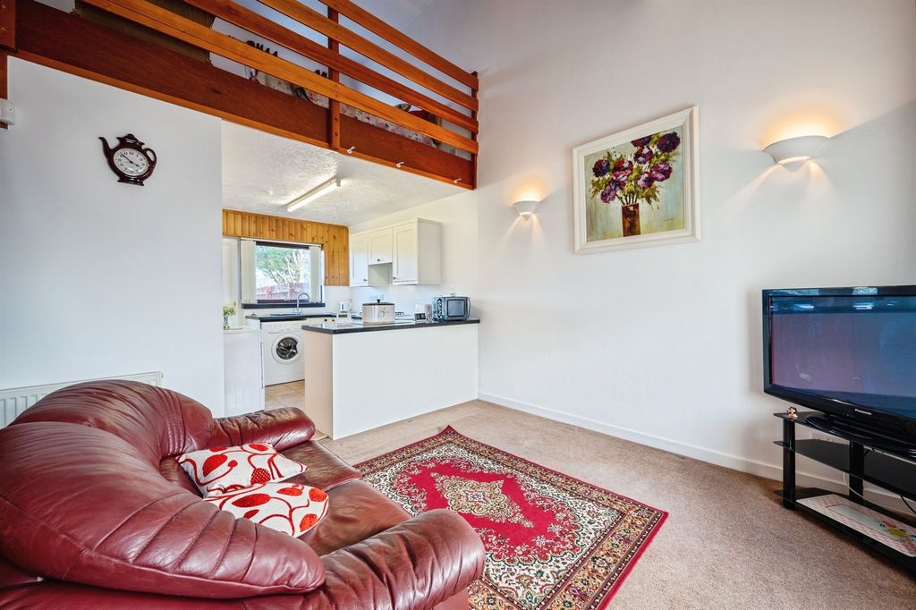 Property photo 3 of 14