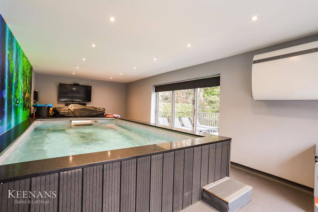 Property photo 2 of 49 32.Jpg