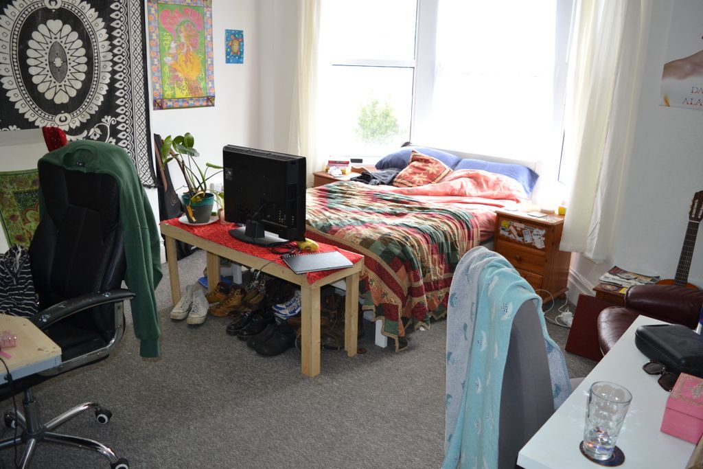 Property photo 2 of 19