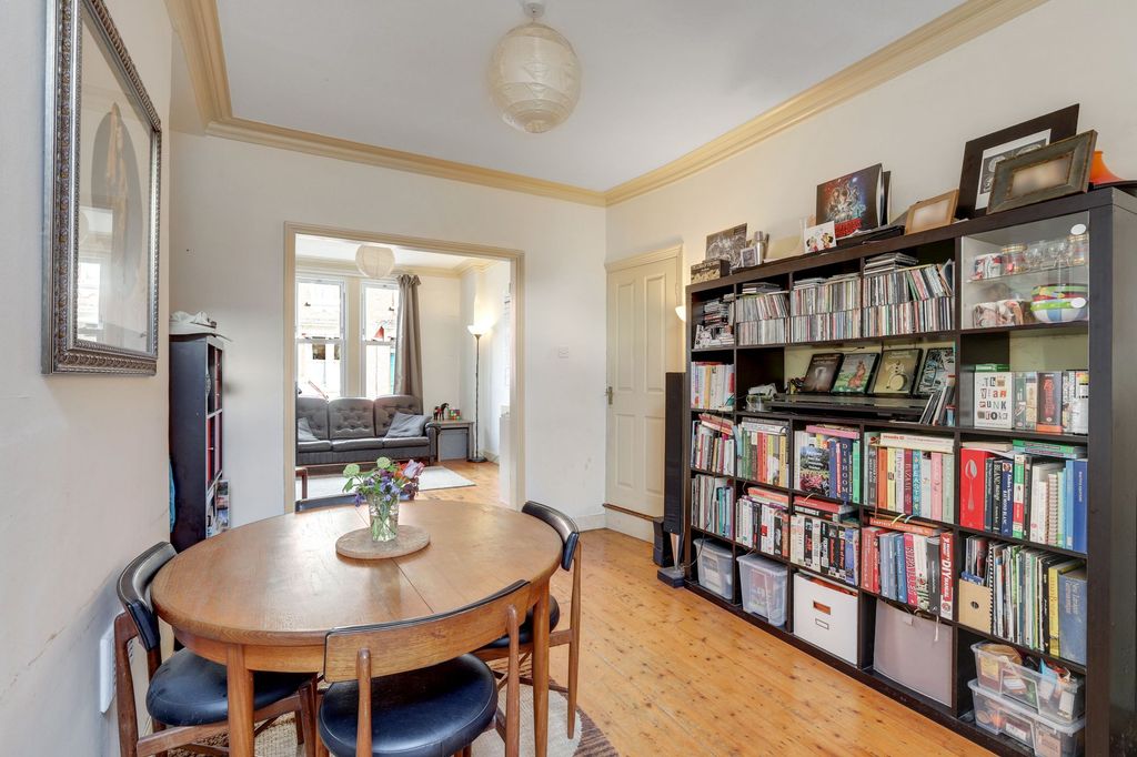 Property photo 3 of 17