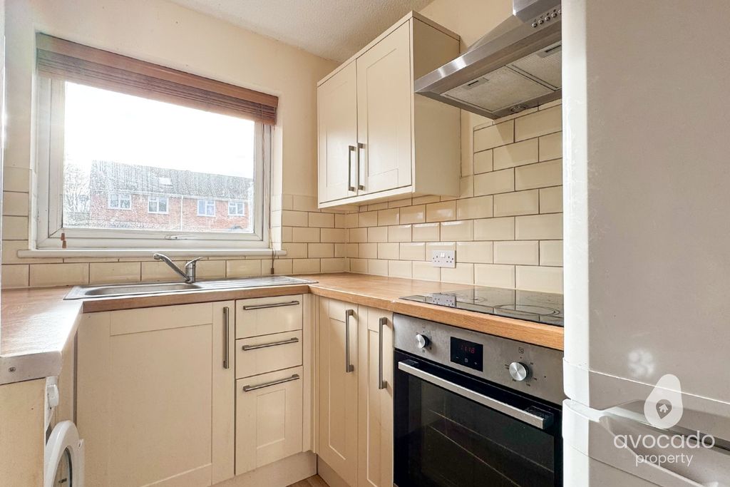 Property photo 2 of 9 4749705