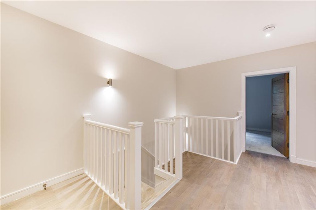 Property photo 3 of 13 1