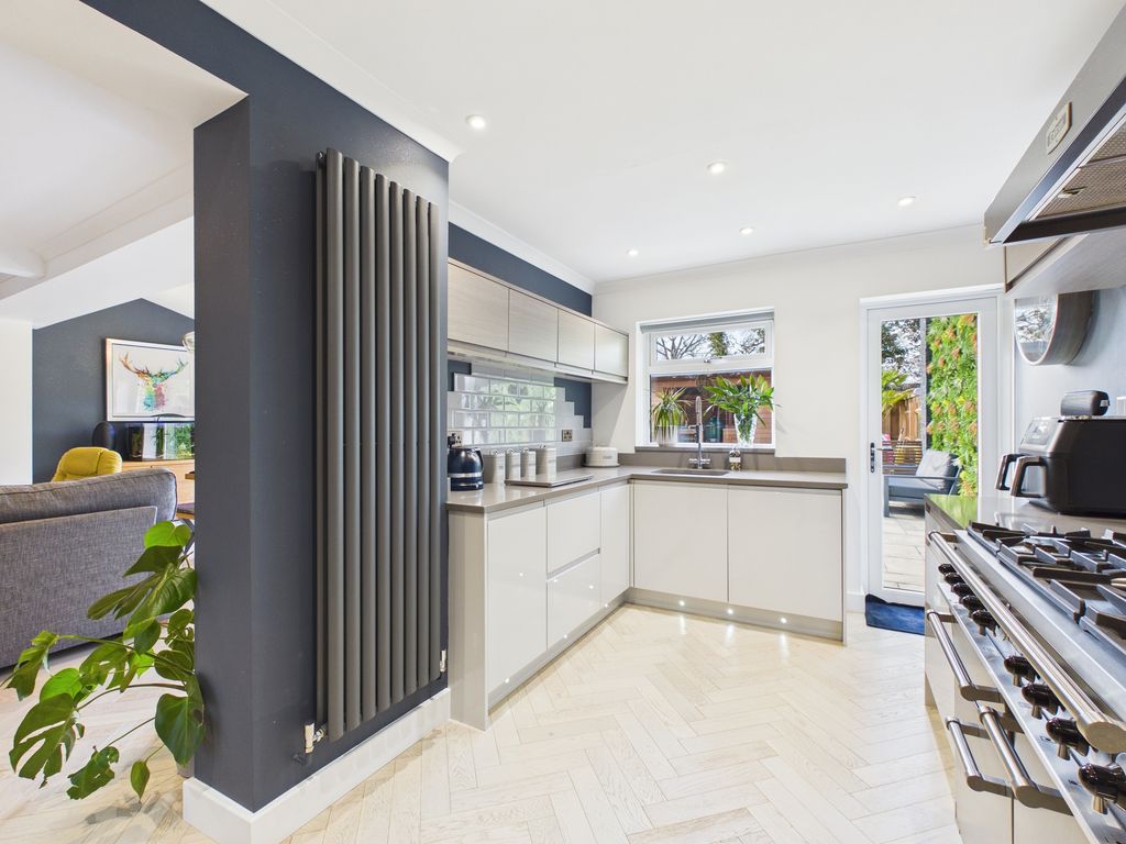 Property photo 2 of 30 Kitchen