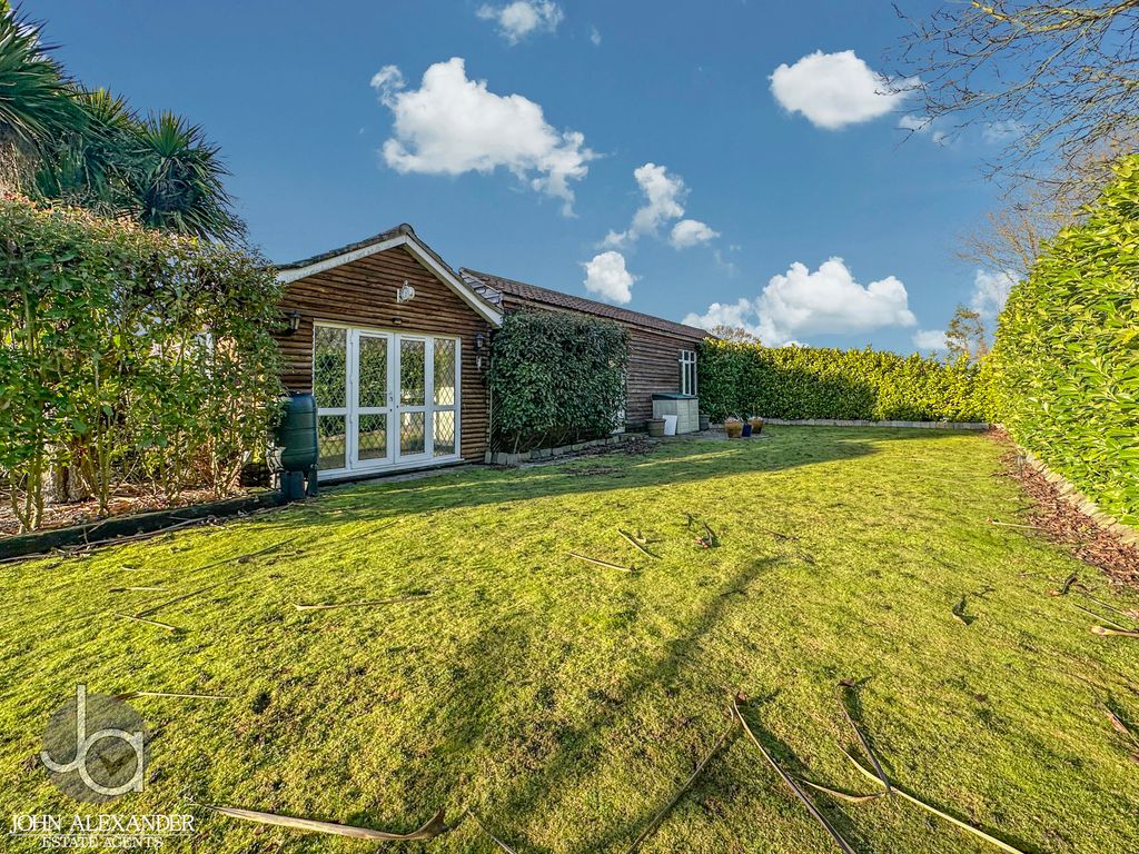 Property photo 2 of 35