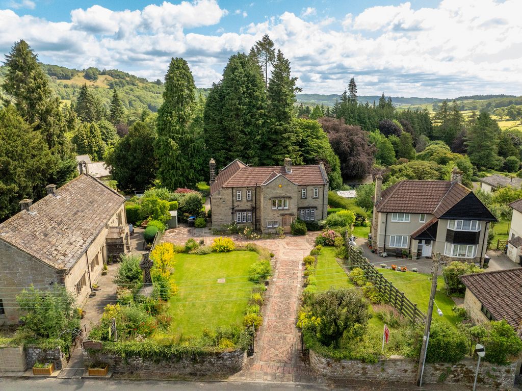 Property photo 2 of 37