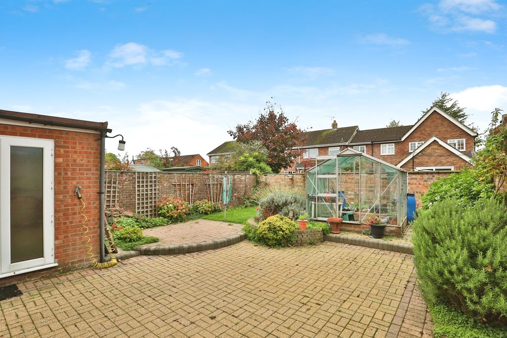 Property photo 2 of 16