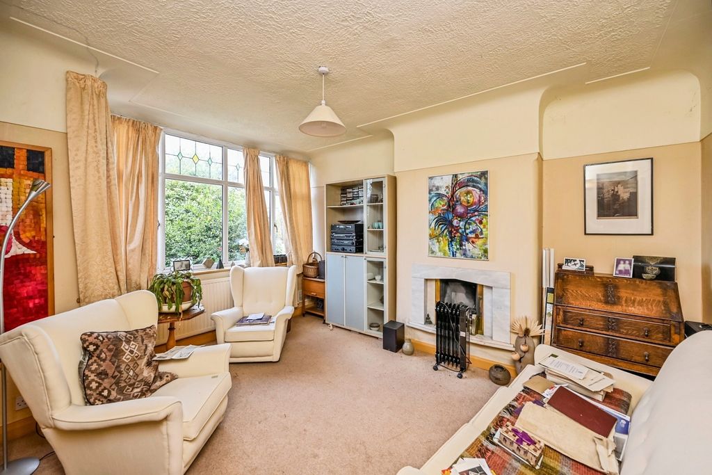 Property photo 2 of 17 Photo