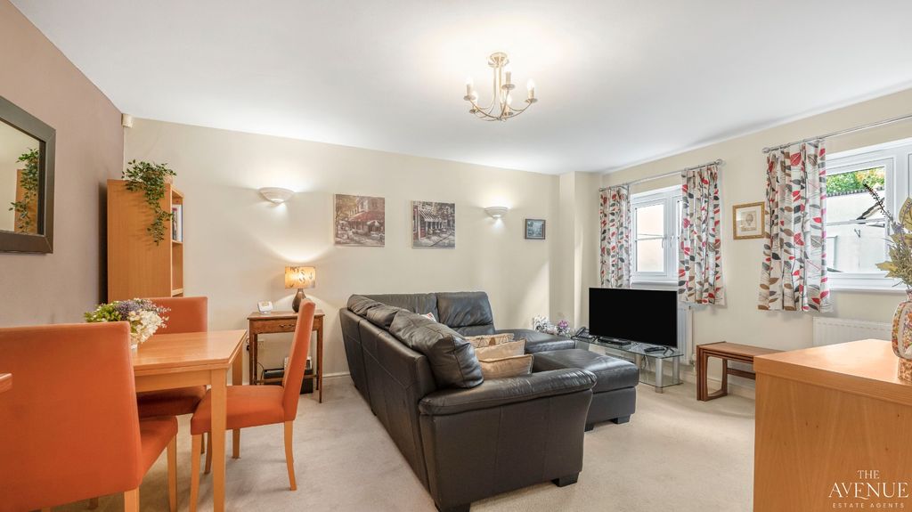 Property photo 2 of 15 5560556