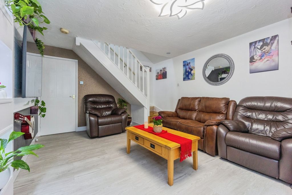 Property photo 3 of 23 Pbox-Img.Jpg