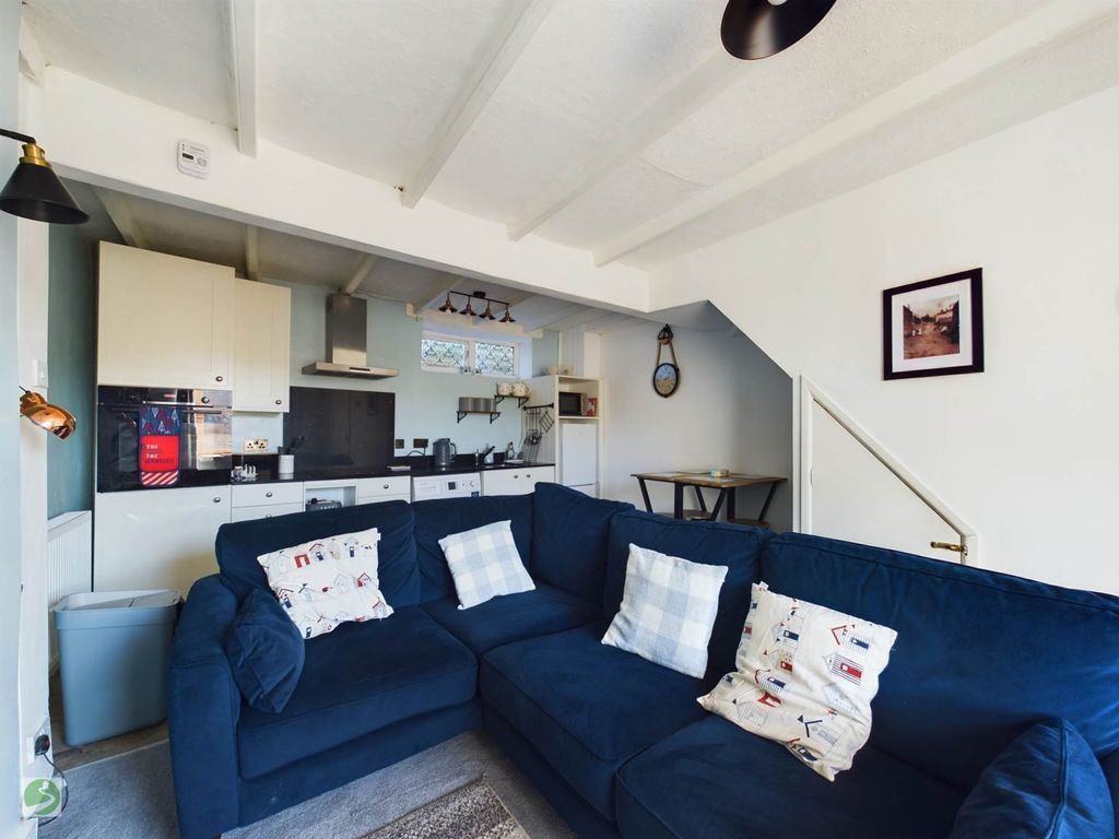 Property photo 2 of 18
