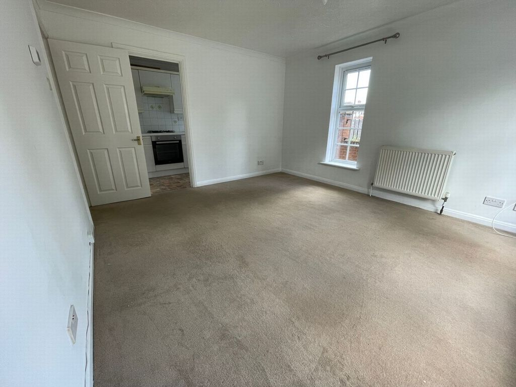 Property photo 2 of 9 Living Room