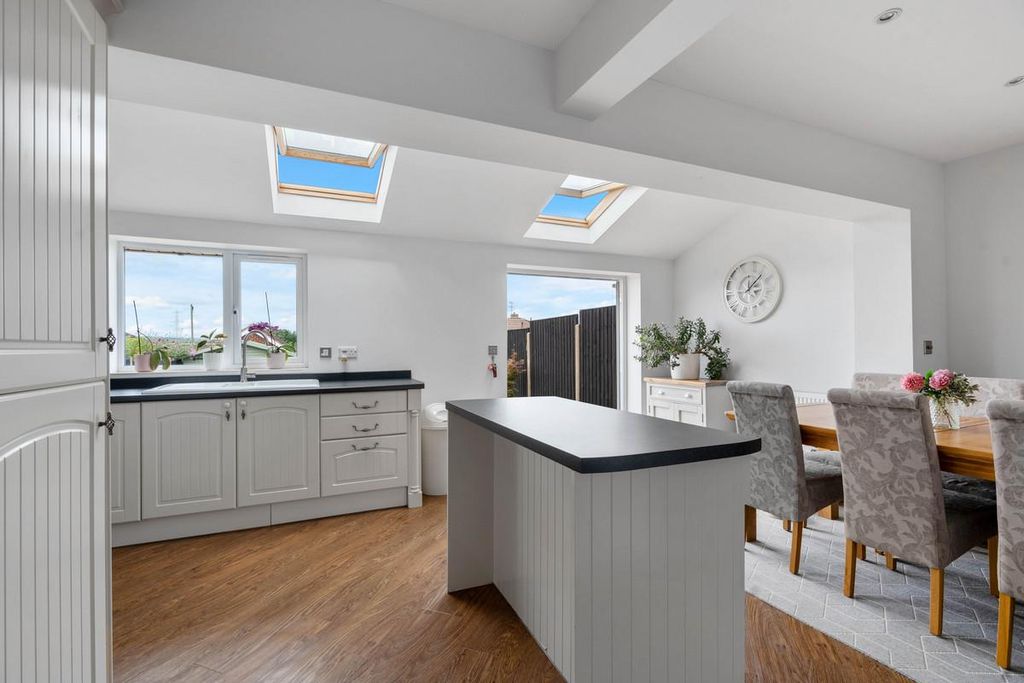 Property photo 3 of 26