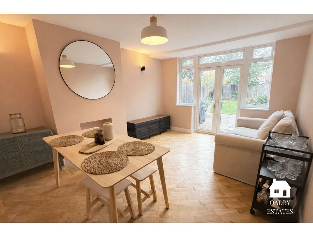 Property photo 3 of 11 Photo 4