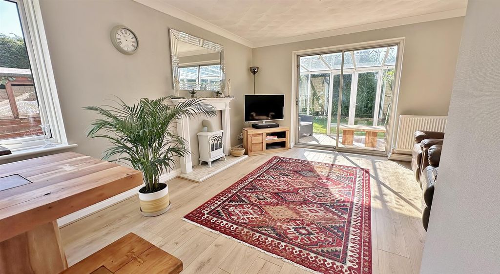 Property photo 2 of 13 Lounge/Diner