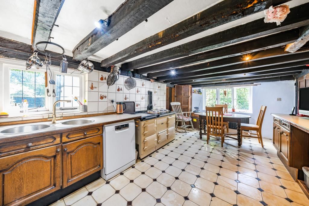 Property photo 2 of 12 Kitchen