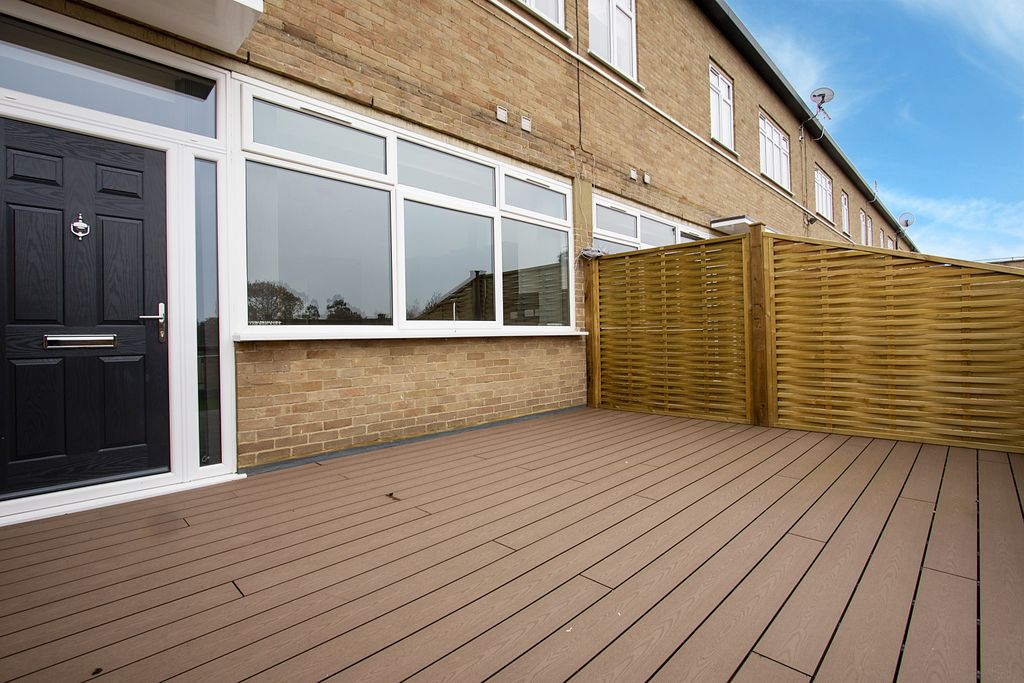 Property photo 1 of 8 Crockhamwell-Road-Re