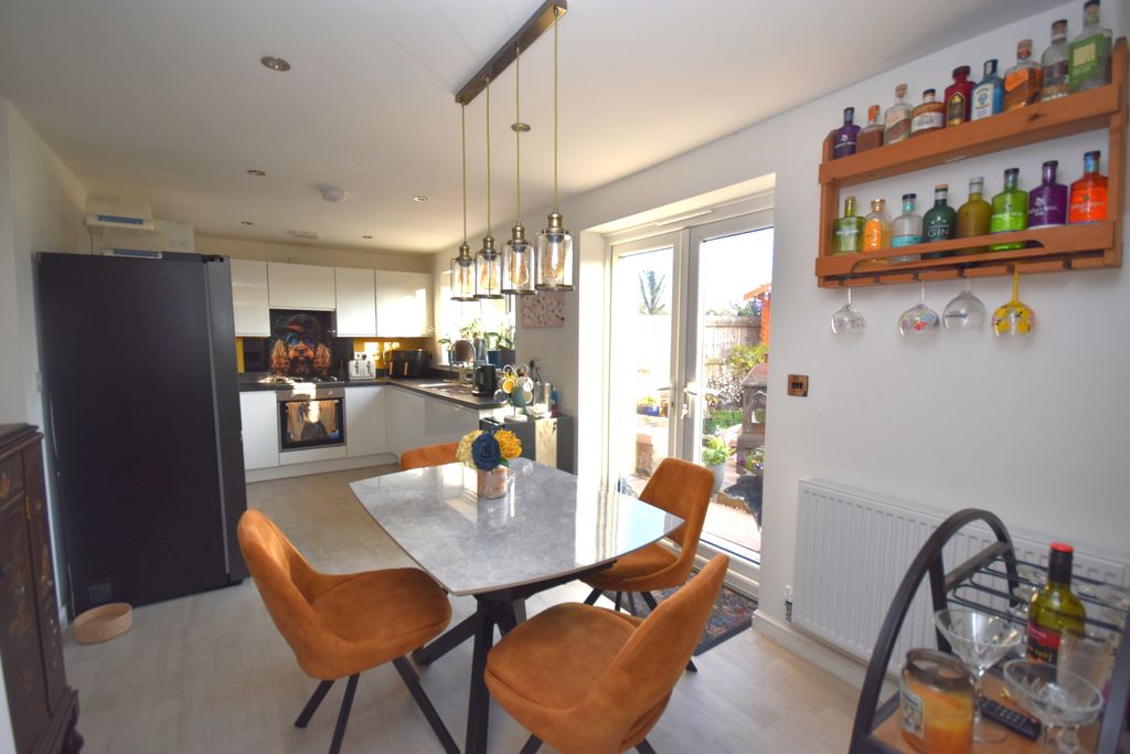 Property photo 3 of 19 Kitchen/Diner