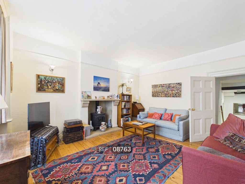 Property photo 3 of 16 Living Room