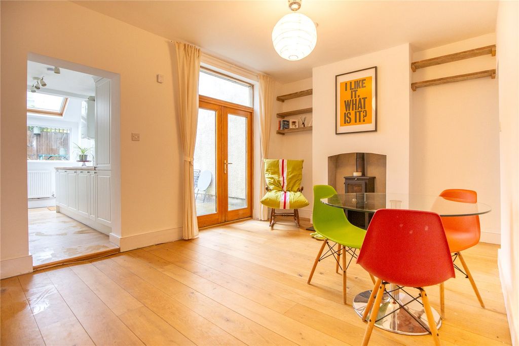 Property photo 1 of 16 Picture No. 15
