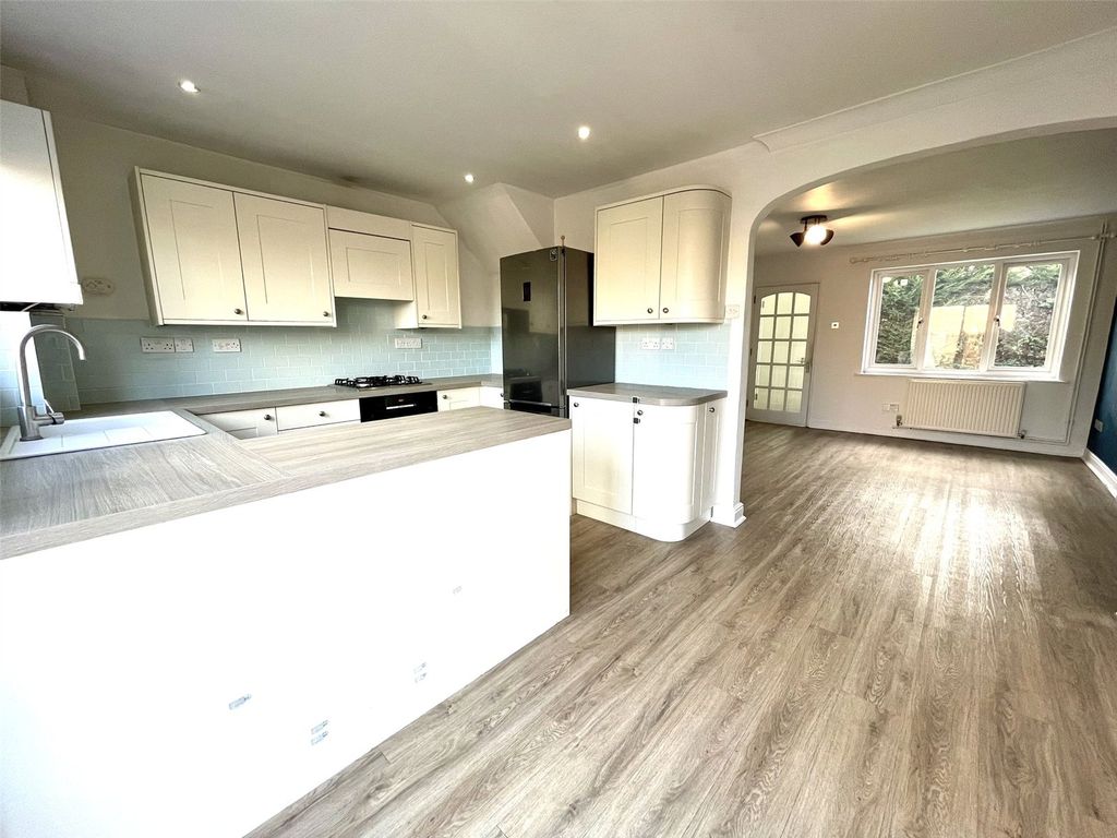 Property photo 3 of 15 Picture No. 12