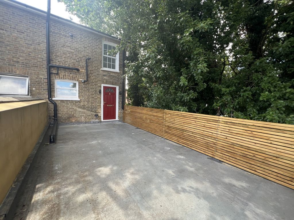 Property photo 1 of 11 Img_9822