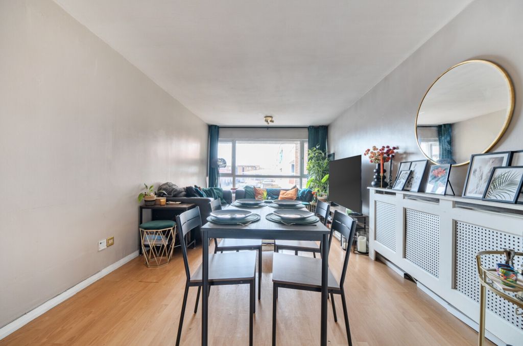 Property photo 3 of 7 1425722-7-69B7Edefbfc93