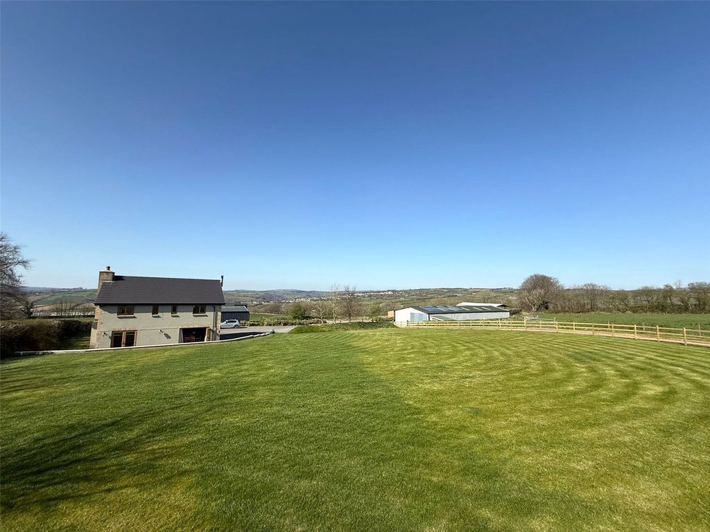 Property photo 2 of 27 Picture No. 33