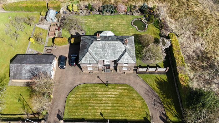 Property photo 1 of 82