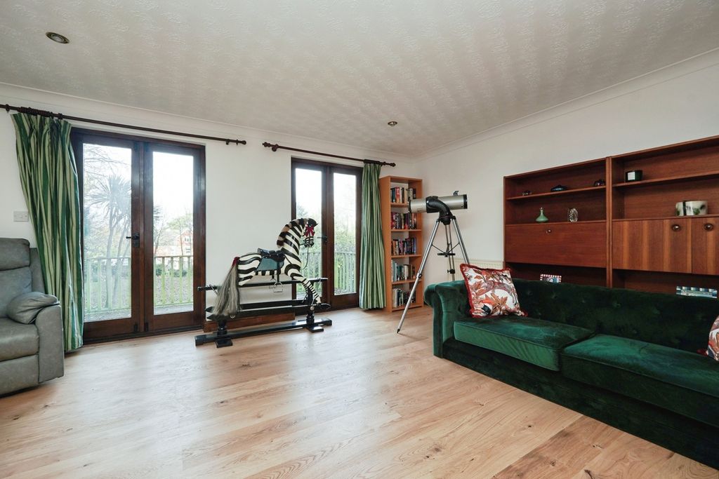 Property photo 3 of 19 Pbox-Img.Jpg