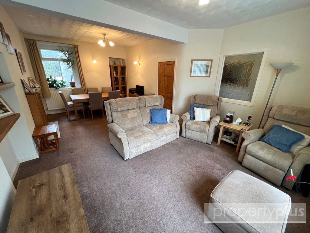 Property photo 3 of 17 Picture No. 10