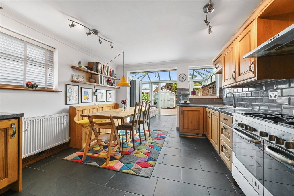 Property photo 2 of 21 Kitchen Breakfast Rm