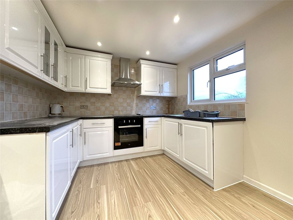 Property photo 1 of 9 Kitchen