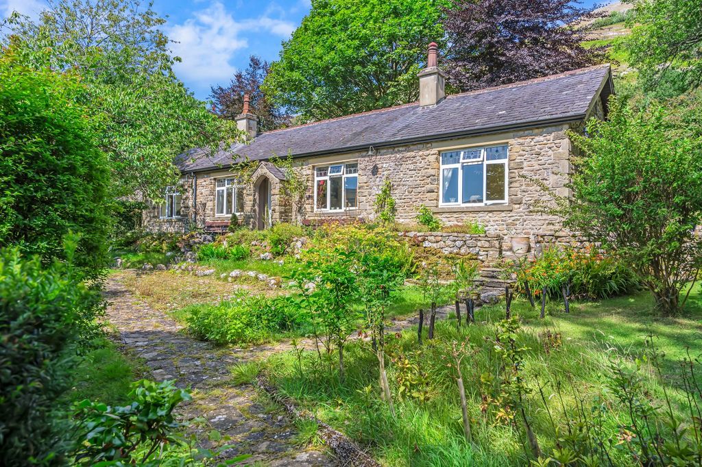 Property photo 1 of 42 Picture No. 06