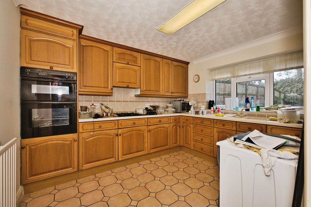 Property photo 3 of 16