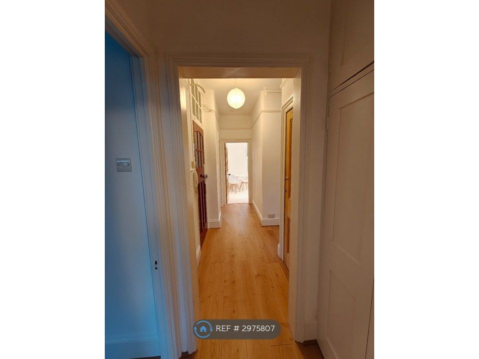 Property photo 2 of 8 Corridor