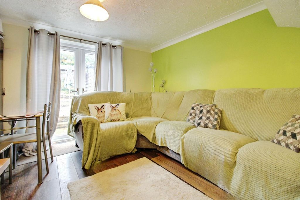 Property photo 2 of 10