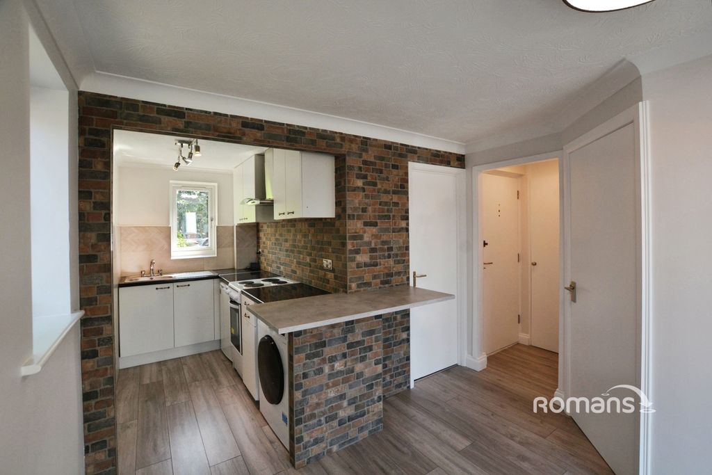 Property photo 2 of 8 Pbox-Img.Jpg