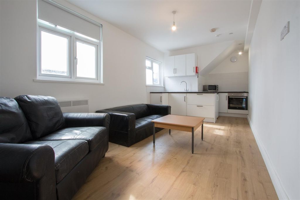 Property photo 2 of 11 Marlborough Road-19.Jpg