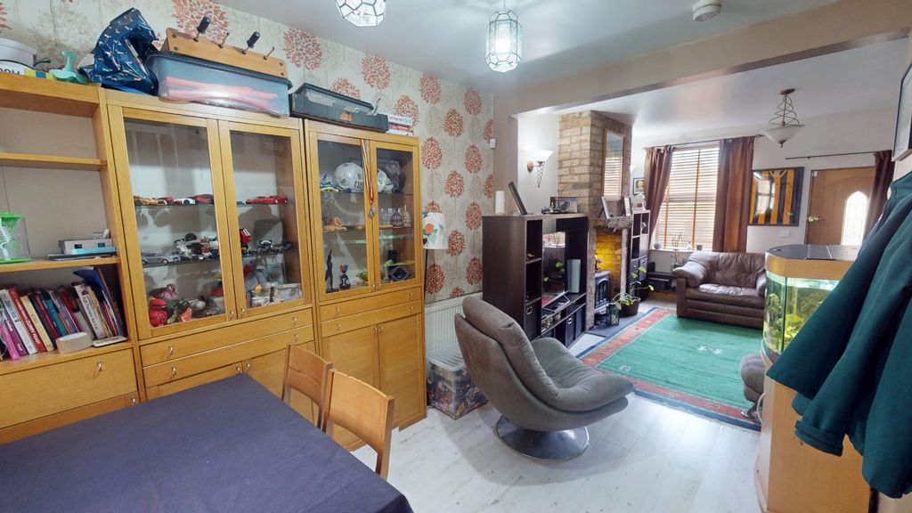 Property photo 3 of 16 3941446