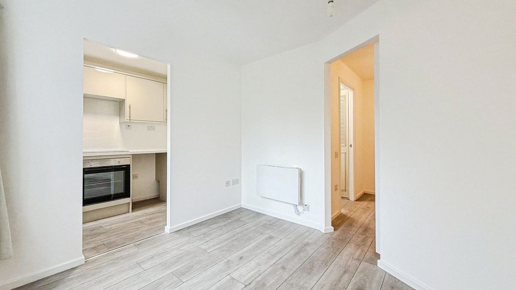 Property photo 1 of 11 Pbox-Img.Jpg